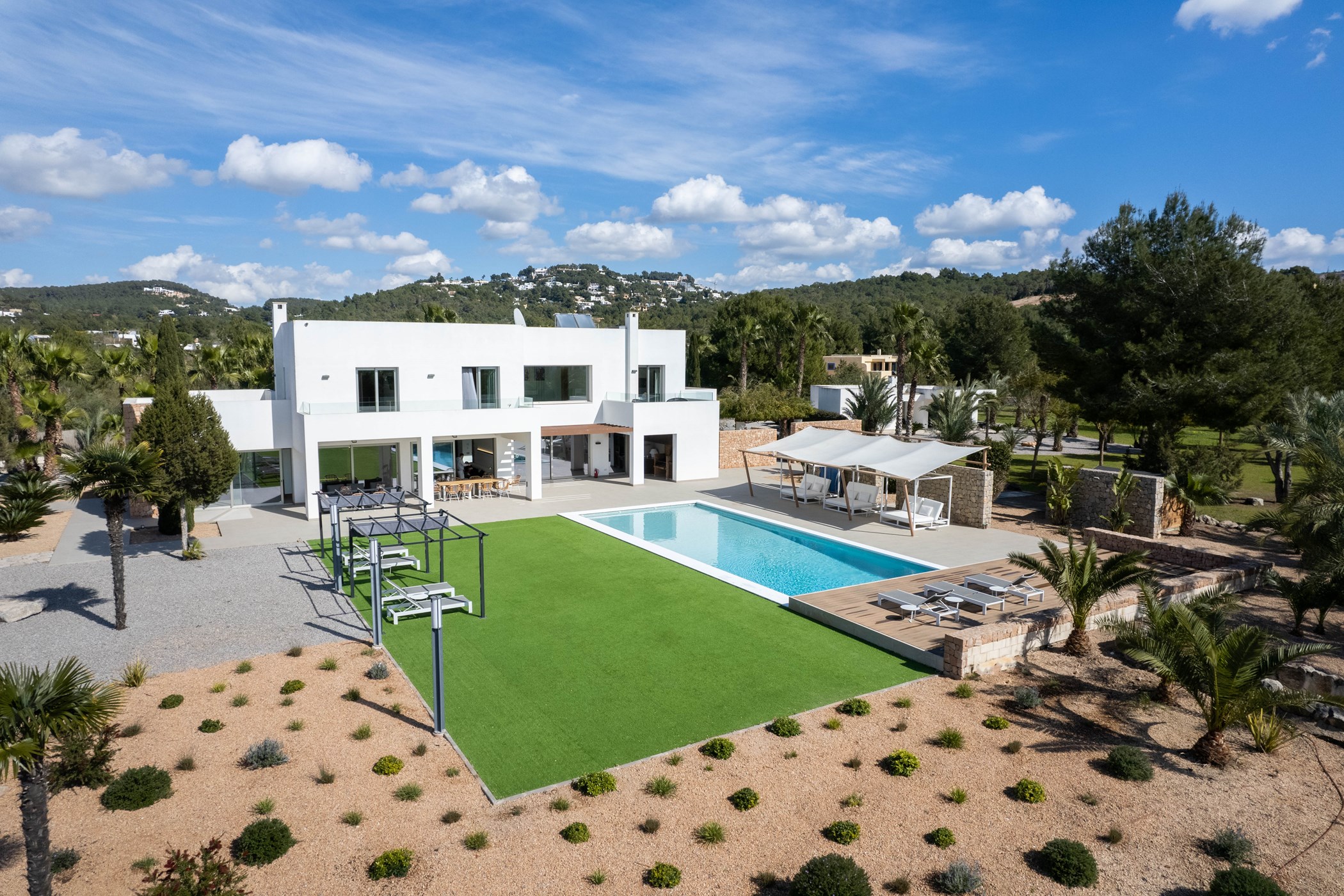 An elegant property located close to Ibiza Town with ideal space to entertain