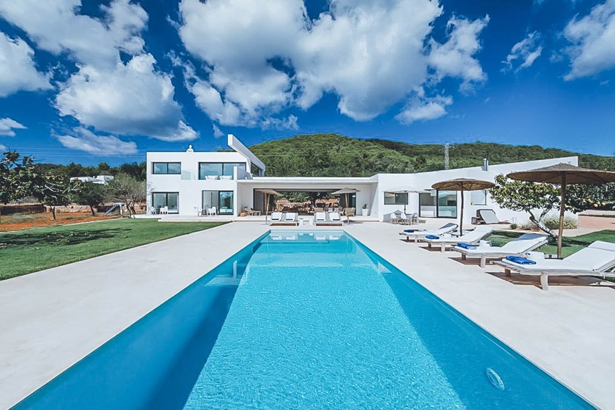 A contemporary and stylish villa in the heart of the beautiful countryside