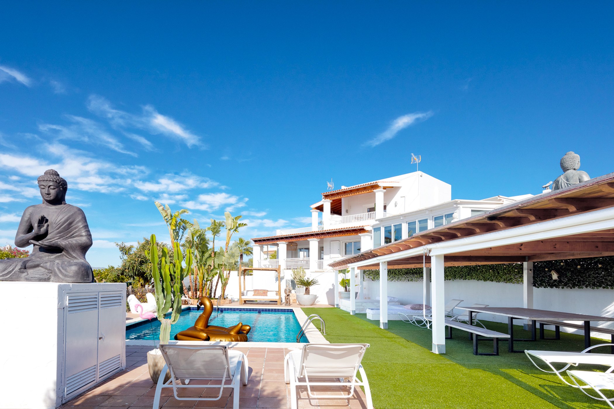 Spacious villa for large groups near Ibiza Town