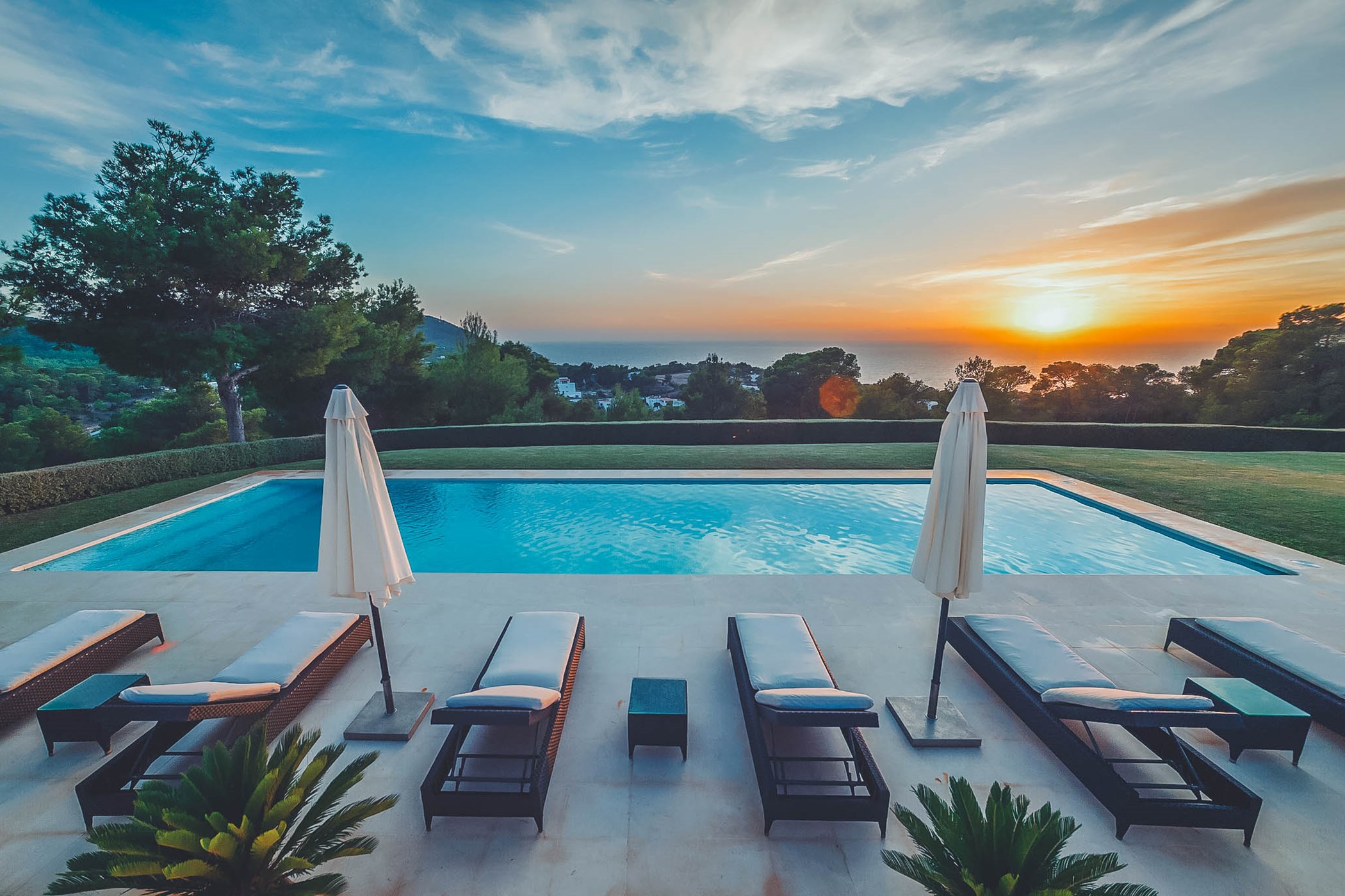 A perfect property to enjoy sunset views and stunning beaches